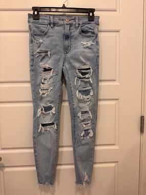 American Eagle Outfitters Light Wash Ripped Skinny Jeans
